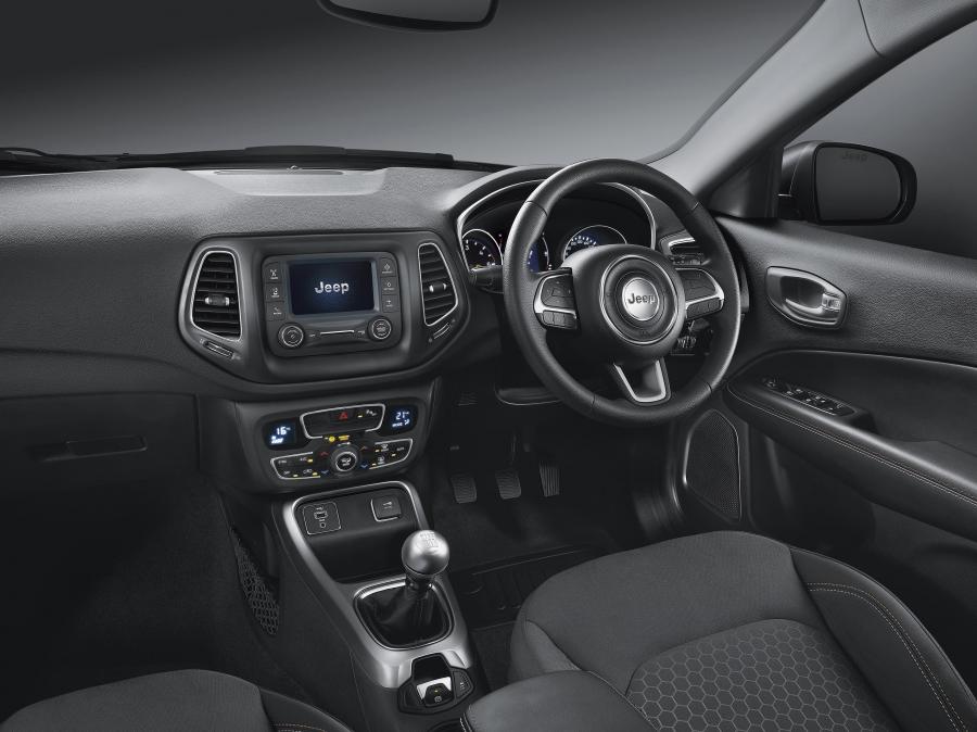 Торпедо Jeep Compass Sport Plus (MP) 2019 года  (IN) (фото 3 из 6)